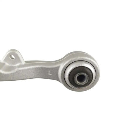 Universal Silver Car Control Arm Untuk BMW Seri 6/7 Penempatan Bagian Bawah Depan OEM 31126755835 31126777937